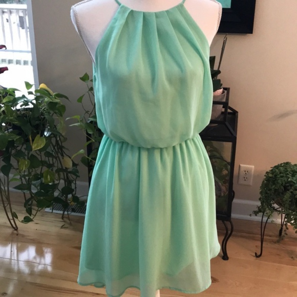 Guess mint chiffon overlay lined midi.  EUC
